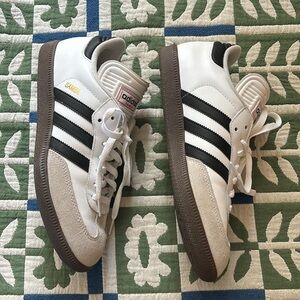 ADIDAS: Samba classic shoes in Cloud White/Black/Cloud White